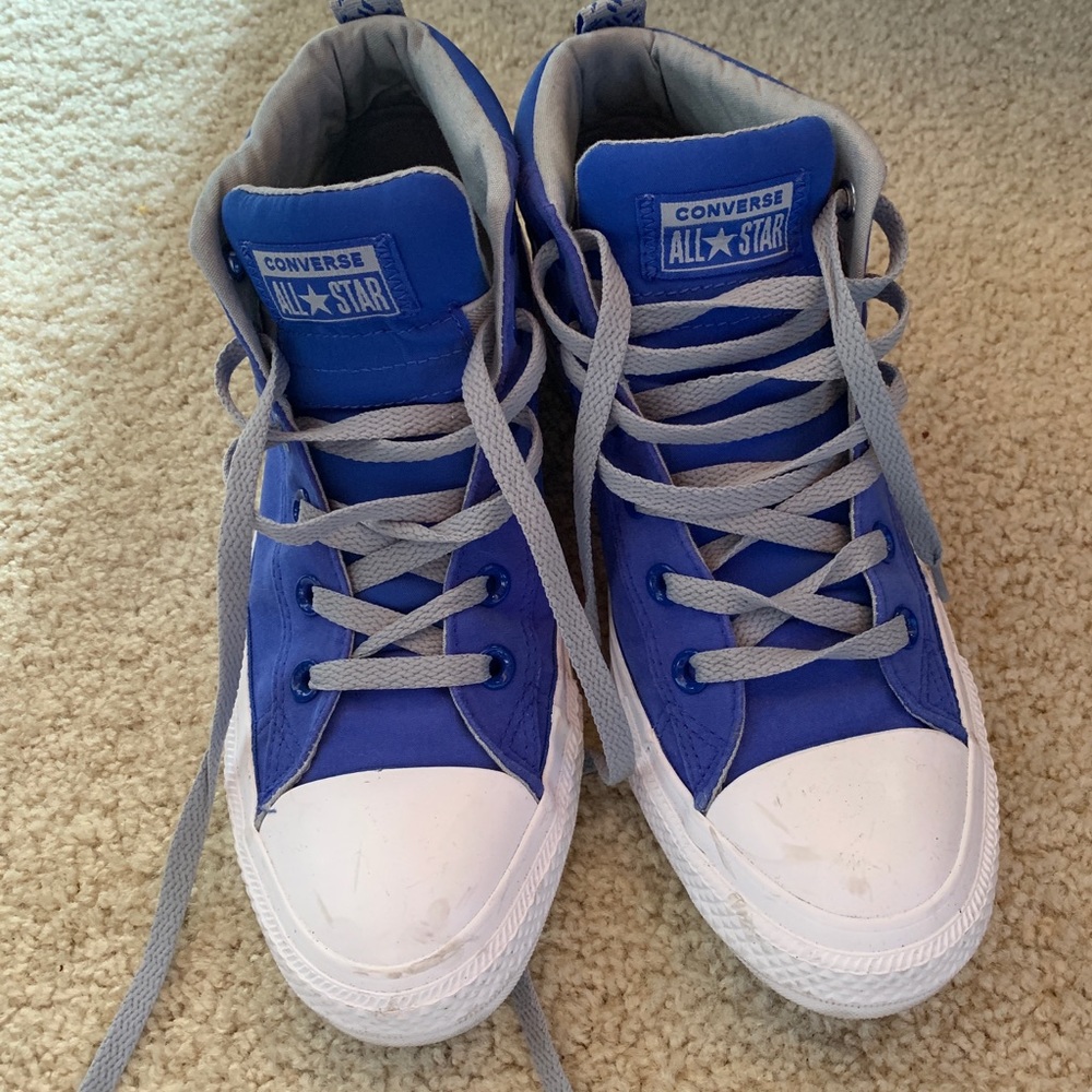 Converse Chuck Taylors 9